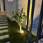 Akyarlarda Havuzlu Lueks Willa