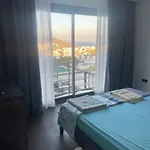 Akyarlarda Havuzlu Lueks *