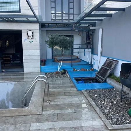 Villa Havuzlu Ve Jakuzuli Lueks