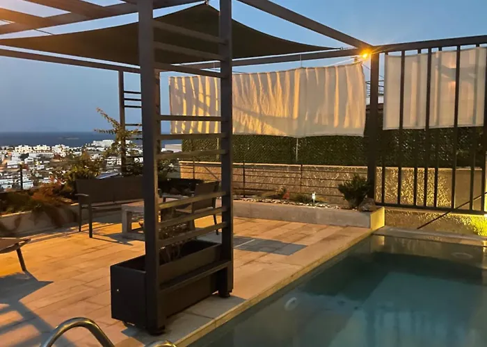 Akyarlarda Havuzlu Lueks