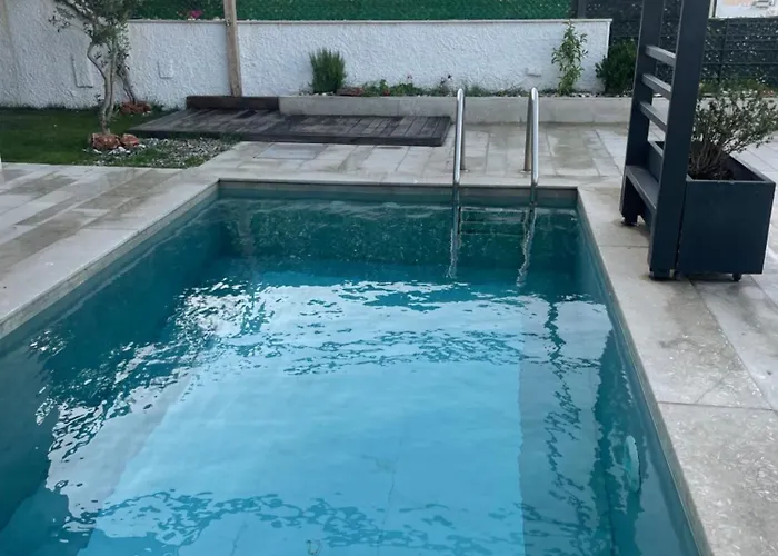 Akyarlarda Havuzlu Lueks Vila