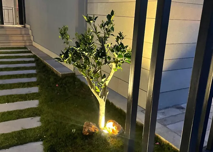 Akyarlarda Havuzlu Lueks فيلة