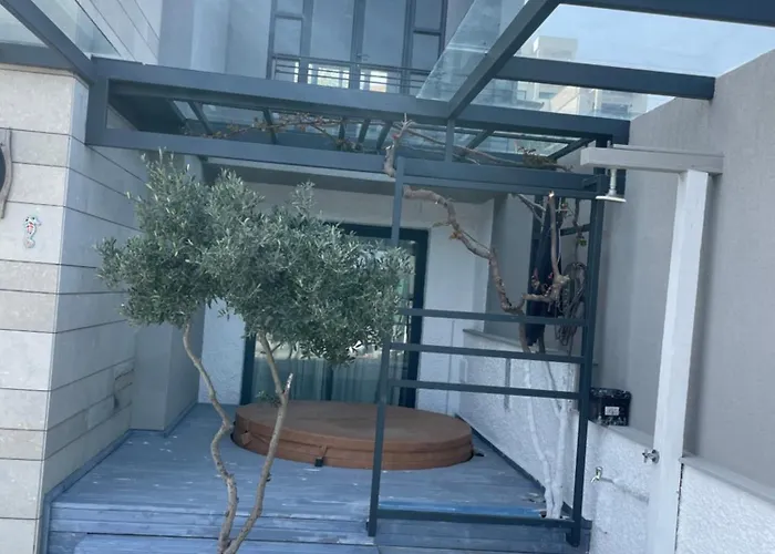 فيلة Akyarlarda Havuzlu Lueks