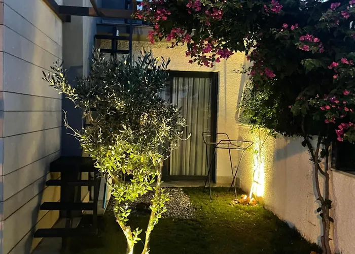 فيلة Akyarlarda Havuzlu Lueks