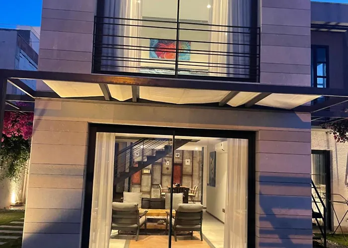 فيلة Akyarlarda Havuzlu Lueks *