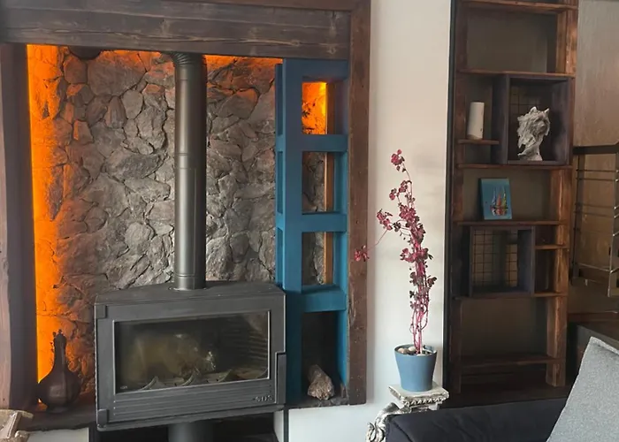 Akyarlarda Havuzlu Lueks *